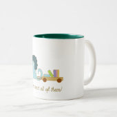 Niedliches blaues Monster mit einem Buchkarren Zweifarbige Tasse (VorderseiteRechts)