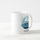 Niedliches Blue Sailboat auf See Personalisiert Kaffeetasse (VorderseiteRechts)