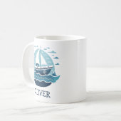 Niedliches Blue Sailboat auf See Personalisiert Kaffeetasse (Vorderseite Links)