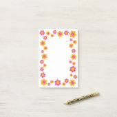 Niedliches Blumenfederdesign fuchsienrosa und gelb Post-it Klebezettel (Auf Schreibtisch)