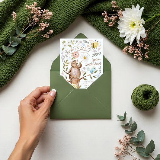 Niedliches Blumenholz-Bärendusche Einladung