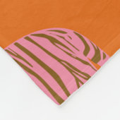 Niedliches Boho Orange und rosa Tiger Art Muster Fleecedecke (Ecke)