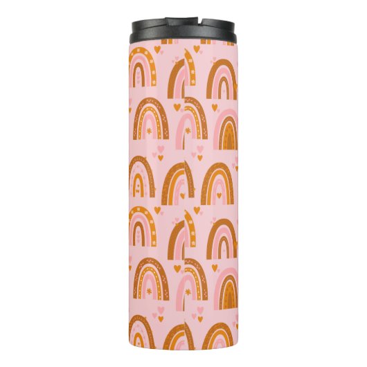 Niedliches Boho-Regenbogen-Herzmuster in rosa Oran Thermosbecher (Rückseite)
