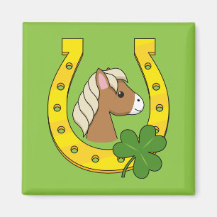 Niedliches braunes Pferd mit Goldener Pferdeschuh, Magnet