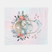 Niedliches Bunny in einem Korb mit Eiern und Hübsc Fleecedecke (Vorderseite (Horizontal))