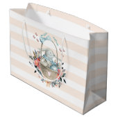 Niedliches Bunny in einem Korb mit Eiern und Hübsc Große Geschenktüte (Rückseite Schrägansicht)