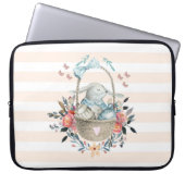 Niedliches Bunny in einem Korb mit Eiern und Hübsc Laptopschutzhülle (Vorderseite)