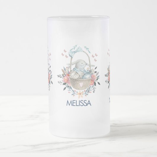 Niedliches Bunny in einem Korb mit Eiern und Hübsc Mattglas Bierglas (Mittel)