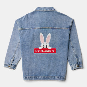 Niedliches Bunny Peeking mit Stopp-Message Jeansjacke