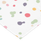 Niedliches buntes Confetti-Punkt-Muster Tischdecke (Schrägansicht)
