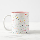 Niedliches buntes Confetti-Punkt-Muster Zweifarbige Tasse (Links)