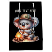 Niedliches Camping Koala hinzufügen Mittlere Geschenktüte (Rückseite)