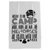 niedliches Camping Party  Mittlere Geschenktüte (Rückseite)