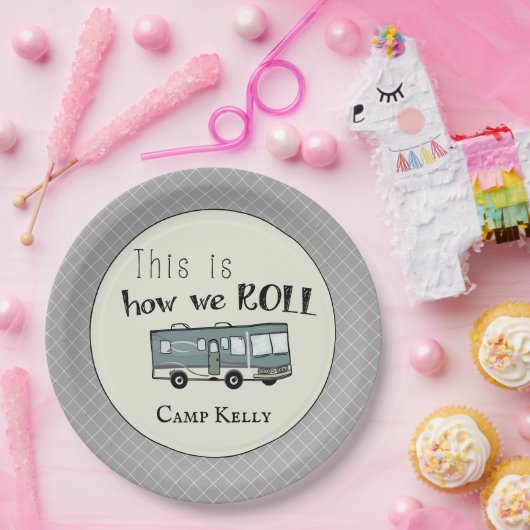 Niedliches Camping RV "This is How We Roll" Person Pappteller (Party)