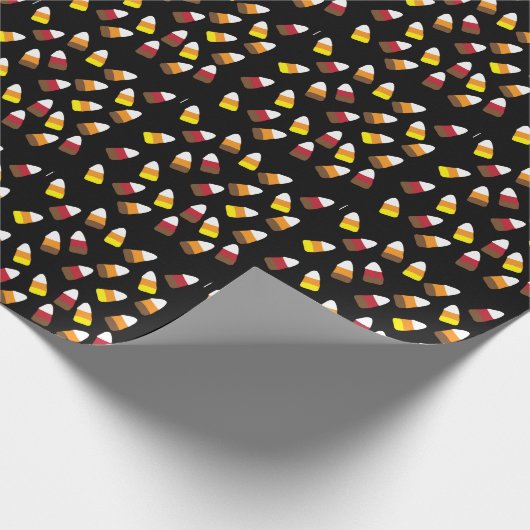 Niedliches Candy Corn Pattern Halloween Geschenkpapier (Ecke)