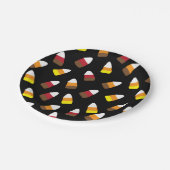 Niedliches Candy Corn Pattern Halloween Pappteller (Schrägansicht)
