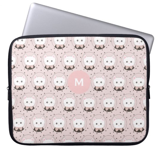 Niedliches Cat Face Pink Dotty Pattern Monogramm Laptopschutzhülle (Vorderseite)