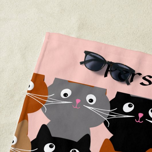 Niedliches Cat Lover Feline Faces Monogramm Strandtuch (Beispiel)