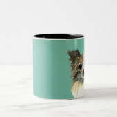 Niedliches Chihuahua-Hundeporträt Zweifarbige Tasse (Mittel)
