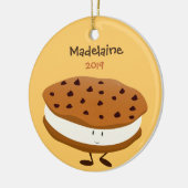 Niedliches Cookie Sandwich mit Name und Jahr | Orn Keramikornament (Links)