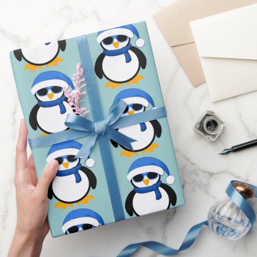 Niedliches cooles Pinguin-Weihnachtsbild Geschenkpapier (Schenken)