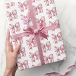Niedliches Coquette Blush Pink Bow Muster Geschenkpapier<br><div class="desc">Watercolor Blush Pink Bow Wrapping Paper. Fügen Sie Ihren Geschenken eine charmante Touch mit diesem niedlichen und einfachen Verpackungspapier hinzu, das ein rot-rosa Wasserfarbenbogenmuster aufweist. Das hübsche Design ist perfekt für Babyduschen, Brautpartys oder Geburtstage - ob für ein kleines Mädchen, eine erwachsene Frau oder einfach nur, weil man rosa Bögen...</div>