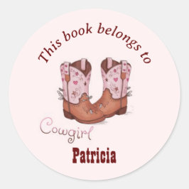Niedliches CowGirl stiefelt dieses Buch unter Pink Runder Aufkleber