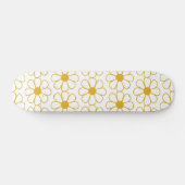 Niedliches Daisy Muster Mustard Gold und White Skateboard (Horizontal)