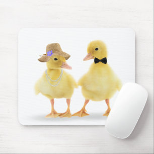 Niedliches Ducklein auf Weiß Mousepad