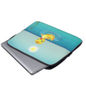 Niedliches Duckling Schwimmen am See Laptopschutzhülle (Vorne Knopf)