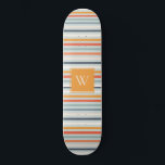 Niedliches dunkelorangefarbenes Muster Monogramm Skateboard<br><div class="desc">Wenn Sie weitere Anpassungen benötigen,  schreiben Sie mir bitte an yellowfebstudio@gmail.com.</div>