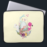 Niedliches Ei, rosa Flamingo & Bunny, Aquarell Laptopschutzhülle<br><div class="desc">Laptop-Hülle mit niedlichem Aquarellbild eines hellgrünen Eis, das in einem Korbkorb sitzt. Mit Bändern, Bögen, Blume und kleinen Herzen dekoriert. Ein rosa Flamingo und ein weißes Hasen an der Seite. Hellgelber Hintergrund.</div>