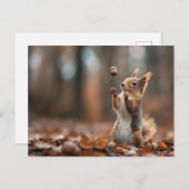 Niedliches Eichhörnchen, das eine Eichel fängt Postkarte (Vorne/Hinten)