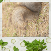 Niedliches Eichhörnchen isst ein Nussbaum-Foto Geschirrtuch (Gefaltet)