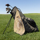 Niedliches Eichhörnchen isst ein Nussbaum-Foto Golfhandtuch (Gras)