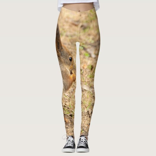 Niedliches Eichhörnchen isst ein Nussbaum-Foto Leggings (Vorderseite)