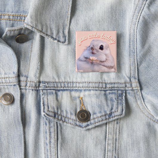 Niedliches Eichhörnchen mit rosa Blume Button (Beispiel)