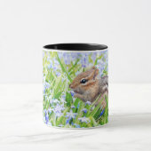 Niedliches Eichhörnchen mit wilden Blume - naturIn Tasse (Zentrum)