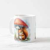 Niedliches Eichhörnchen unter Pilzschirm Kaffeetasse (Vorderseite Links)