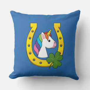 Niedliches Einhorn am St. Patrick's Day Kissen