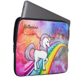 Niedliches Einhorn auf einem Regenbogen Name hinzu Laptopschutzhülle (Vorne Rechts)