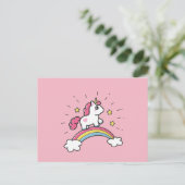 Niedliches Einhorn auf einem Regenbogendesign Postkarte (Stehend Vorderseite)