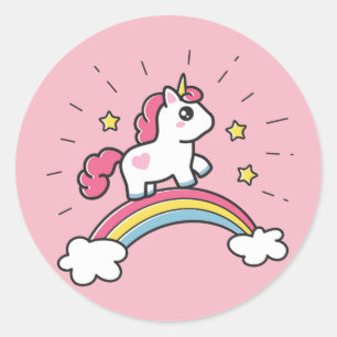 Niedliches Einhorn auf einem Regenbogendesign Runder Aufkleber