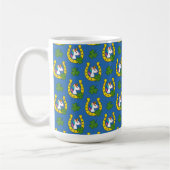 Niedliches Einhorn auf St Patrick's Day Pattern Kaffeetasse (Links)