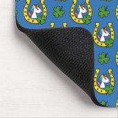 Niedliches Einhorn auf St Patrick's Day Pattern Mousepad (Ecke)