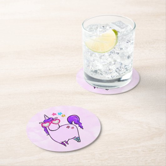 Niedliches Einhorn in Herz-Shaped-Brille Runder Pappuntersetzer (Vor Ort)