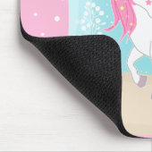 Niedliches Einhorn mit Schmetterlingen. Mousepad (Ecke)