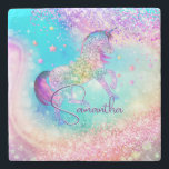 Niedliches Einhorn-Rosa Glitzer Regenbogenaqua Mon Steinuntersetzer<br><div class="desc">Niedlicher einhornrosa Glitzer Regenbogenaqua Monogramm Stone Untersetzer. Fügen Sie Ihrem Zuhause-Büro oder Studentenwohnheim eine Touch Glitzer und Glanz mit diesem personalisierten Stone Untersetzer hinzu. Um es etwas Besonderes zu machen, ist es auch mit Monogramm und personalisiert. Klicken Sie auf den Link "Weiter anpassen" und verwenden Sie das Design-Tool, um das...</div>