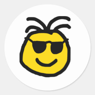 Niedliches Emoji mit Schaden Runder Aufkleber
