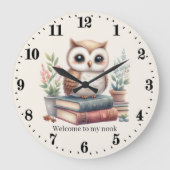 Niedliches Eule-Buch Nok willkommen hinzufügen Tex Große Wanduhr (Vorderseite)